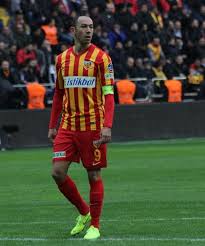 Yeni malatyaspor'un en istikrarlısı issam chebake. Umut Bulut 100 Macina Cikacak