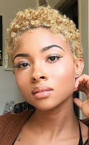 Short blond natural look