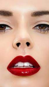 Pin By Flaviana Ayres On Maquiagens Perfect Red Lips Beautiful Lipstick Dark Red Lips
