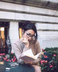 Maybe you would like to learn more about one of these? Wanita Panutan 10 Selebriti Ini Memiliki Hobi Membaca Buku