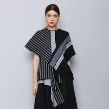 Model baju batik kini menjadi sangat populer baik untuk para pria ataupun wanita. Unik Dan Kreatif Berikut Kumpulan Ide Produk Fashion Yang Bisa Dibuat Dari Kain Lurik
