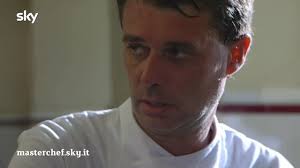 Sposato, tre figli, era anche catechista nella parrocchia di madonna dell'olmo e molto conosciuto come cuoco. Il Catechista Paolo Va In Tilt Masterchef Sky Uno