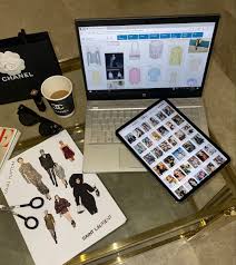 Working In Fashion Journalist Pr Bussines Aesthetic Fashion Work Moodboard Inspo City Girl Job Fashion Dream Job Student Fashion Fashion Jobs