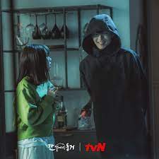 故事講述了999歲的九尾狐張基龍與現代豪爽女大生李惠利陰差陽錯地開始同居並克服年齡差976歲的世代交錯的浪漫愛情喜劇。 愛奇藝原創劇集《我的室友是九尾狐》將在2021年於愛奇藝國際站獨家播出，敬請期待。 tags 張基龍 我的室友是九尾狐 李惠利 Gtwtngkeva1ogm