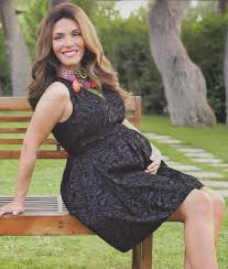 Η γλυκιά ηθοποιός είναι ιδιαίτερα. Laskarakh Me Ton Giannh 8eloyme Na Pantreytoyme