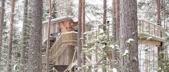 Our six huts in the forest provide an. Trehyttene Pa Sorlandet Overnatting I Tretopphytter