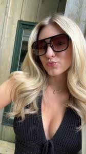 Cover de 'She Used to Be Mine' del musical Waitress