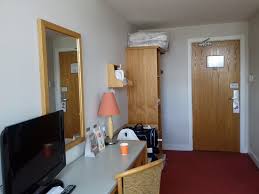 Hotel jurys inn edinburgh is adjacent to waverley railway station and 5 minutes from the bus station. Jurys Inn Edimburgo Norba Picture Of Jurys Inn Edinburgh Tripadvisor