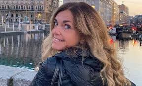 Laura Marando's Instagram, Twitter & Facebook