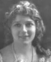 Maxine Elliott Hicks个人资料/图片/视频全集-搜狐视频