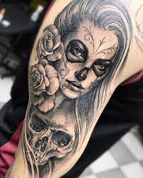 Chiamatelo sugar skull, teschio messicano, teschio di zucchero o calavera, l'importante (ma non fondamentale) è che sia coloratissimo. Pin On Sleeve Tattoos