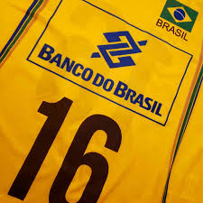 Jun 24, 2021 · na última edição da competição, em 2019, o brasil ficou com a medalha de prata depois de ser superado pelos estados unidos na decisão por 3 sets a 2. Camisa Selecao Brasileira De Volei Autografada Fe Garay Acao Social