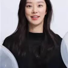 Lee Joo-bin: Clothes, Outfits, Brands, Style and Looks