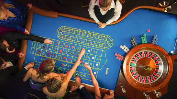 297,500+ Casino Stock Photos, Pictures & Royalty-Free Images - iStock | Casino background, Slot machine, Gambling