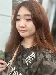 Little high 小嗨- 跟@xiangling_c 約約❤️ 覺得桌子被欺負了😂😂😂 #放置少女組#工程師小嗨日常#bistro  #gathertogether #relax #night #beauty #coolgirl #cocktails ##curvygirl  #jkf女郎#卡提諾正妹|