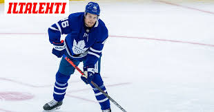 Les maple leafs de toronto ont obtenu les services du gardien veini vehviläinen des blue jackets de columbus en retour de l'arrière mikko lehtonen. Wyyzpgiktqpsrm