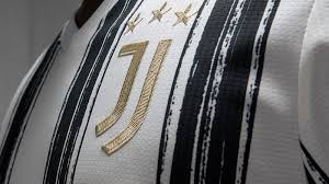 The wordmark was removed, and now it's all about the clean thick lines and a powerful black and white combination. Adidas Le Maglie Della Juventus 2020 21