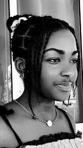 Amy Rozell's Instagram, Twitter & Facebook