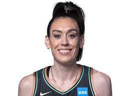 Brenna Pulliam's Instagram, Twitter & Facebook