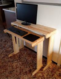 29 Diy Computer Desk Ideas With Wooden Pallet Small Computer Desk Desks For Small Spaces Diy Computer Desk