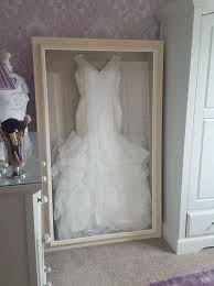 Viele arten von schönen holzrahmen, perfekt zugeschnitten in der rahmenwerkstatt. 7 Brautkleid Rahmen Ideen Brautkleid Rahmen Hochzeitskleid Aufbewahren Aufbewahrung Brautkleid