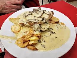 Maybe you would like to learn more about one of these? Pollo Deshuesado Con Crema De Hongos Y Papas Espanolas Fotografia De Me Piace La Plata Tripadvisor