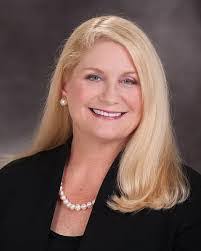 Elizabeth Link's Instagram, Twitter & Facebook