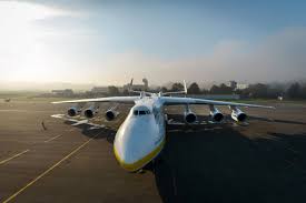 Beim angriffskriegs russlands gegen die ukraine wurde gestern das größte flugzeug der welt, die antonow 225 mrija komplett zerstört. Antonov An 225 Der Grosste Vogel Den Der Himmel Je Sah Technik Motor Faz