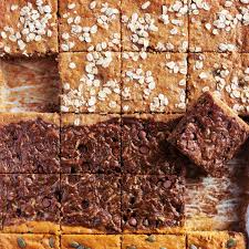 Trois Saveurs De Muffins Sur Une Plaque Ricardo Recipe In 2020 Muffin Coffee Banana Bread Unsweetened Applesauce