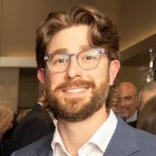 Risa Gross's Instagram, Twitter & Facebook