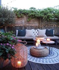 guirlande lumineuse 22 idees pour l adopter dans le jardin decor de patio deco terasse salon exterieur