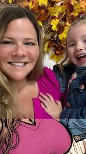 Krystal Lohr's Instagram, Twitter & Facebook