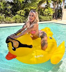 OnlyFans Model in anal - FameRegistry.com