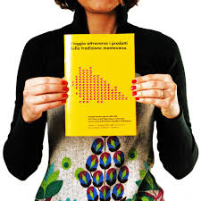 La banca popolare di mantova è stato un istituto di credito che ha iniziato a operare il 1º febbraio 2000 e che faceva parte del gruppo banca popolare di milano fino al 1º gennaio 2017, quando quest'ultimo si è fuso con il gruppo banco popolare.la banca popolare di mantova ha incorporato le filiali della banca popolare di milano e contestualmente ha adottato la nuova denominazione di banca. Banca Popolare Di Mantova Portfolio Agenzia Grafica Mantova