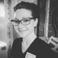 Mae Knox's Instagram, Twitter & Facebook