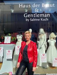 Herzlich willkommen im „haus der braut & gentleman in mönchengladbach. Haus Der Braut Gentleman Aus Monchengladbach Macht Die Roten Lampen An