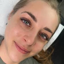 Kris Mcnulty's Instagram, Twitter & Facebook