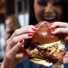 Take a bite of what Trax Burgers and Bar has to offer 🍔 Kick off the  weekend with us. Doors open at 4pm today! 🍻