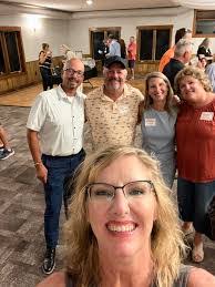 Julie Hankins's Instagram, Twitter & Facebook