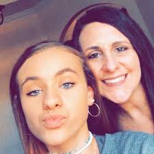 Amy Howell (@AmyHowe16051977)