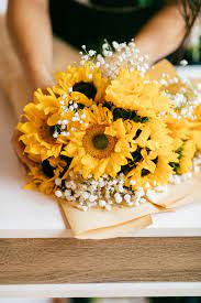 Lifestyle Portrait Photos With A Sunflower Bouquet Brenda Thor Sunflower Bouquets Portrait Photo Portrait