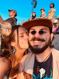 Yet another 'best night ever' with Mandy Veti, these guys, and the 1000 new  friends we made ♥️ Oh! AND thanks to the fab person who handed my watch in.  I lost