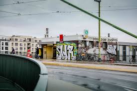 Der bahnhof zoo ist trotz der herabstufung zum regionalbahnhof noch immer einer der größten verkehrsknotenpunkte innerhalb der stadt. Dusseldorf Nur Drei Von 25 S Bahnhofen Sind Laut Vrr In Gutem Zustand