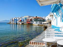 Frequent buses from mykonos town take about 15 minutes. Mykonos Stadt Mikonos