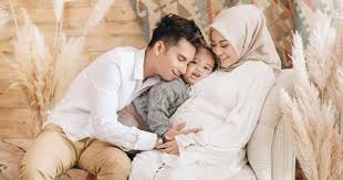 Kenalan lebih jauh dengan vicky alaydrus lewat tujuh fakta berikut ini. 18 Cerita Suka Duka Rachel Vennya Dari Hamil Hingga Melahirkan Popmama Com