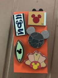 Disney Hidden Mickey Pins Set Of 5 In 2020 Disney Pins Hidden Mickey Disney