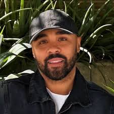 Cara Davis (@SimplyCaraLeigh)