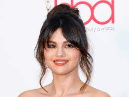 Since bangs don't require a full cut and can be maintained at home, the change is a nice experiment—even for the wary. All About Curtain Bangs The Trending Flattering Hairstyle Ipsy