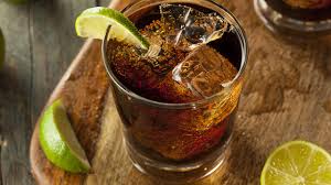 What does whiskey and coke taste like? 5 Simple Whisky Cocktails Recipes European Bartender School