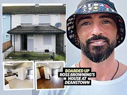 Ross Browning's Instagram, Twitter & Facebook